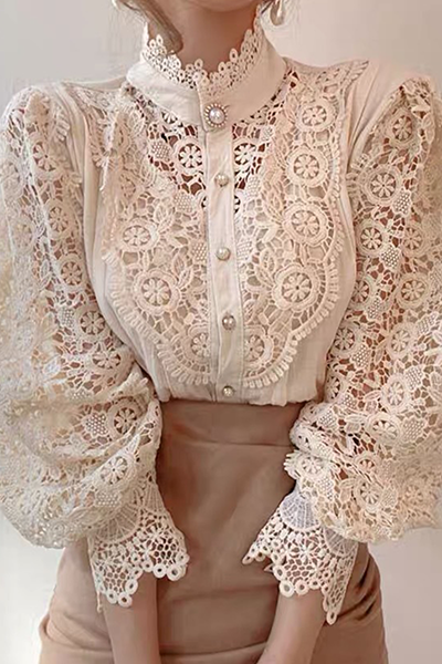 Well Tailored Blouse with a Graceful Silhouette