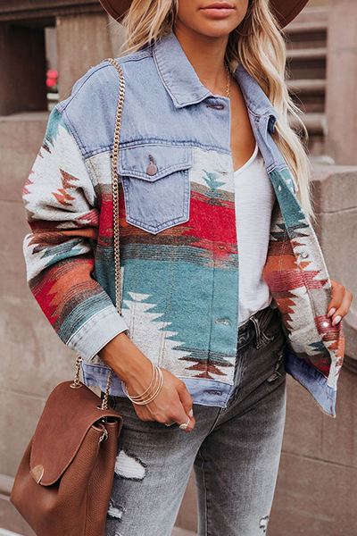 Effortlessly Elegant Jacket with a Timeless Design