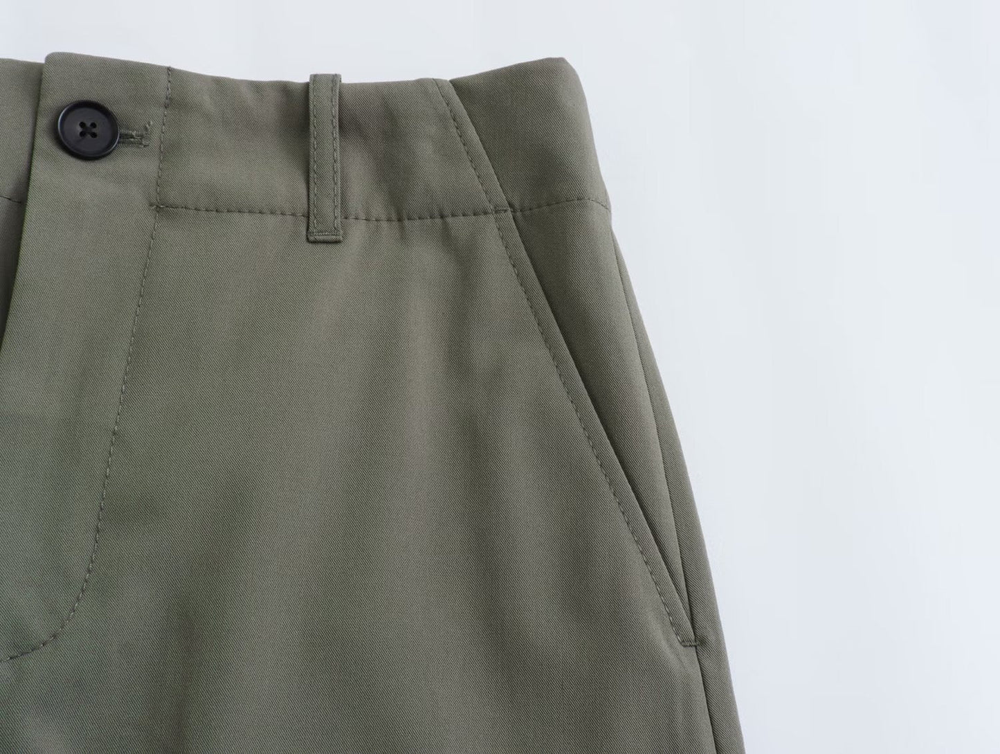 Elegantly Styled Pants for Everyday Wear