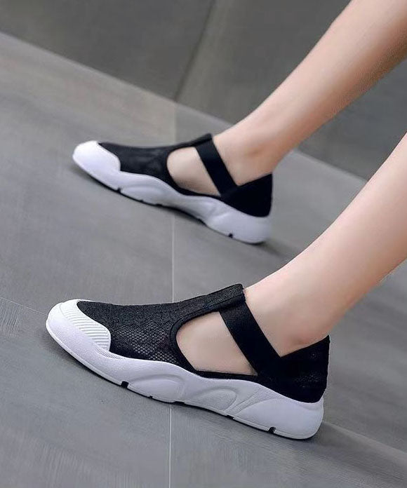 Well Tailored Sandals with a Graceful Silhouette
