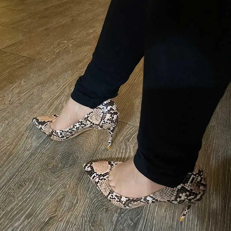 Well Tailored Heels with a Graceful Silhouette
