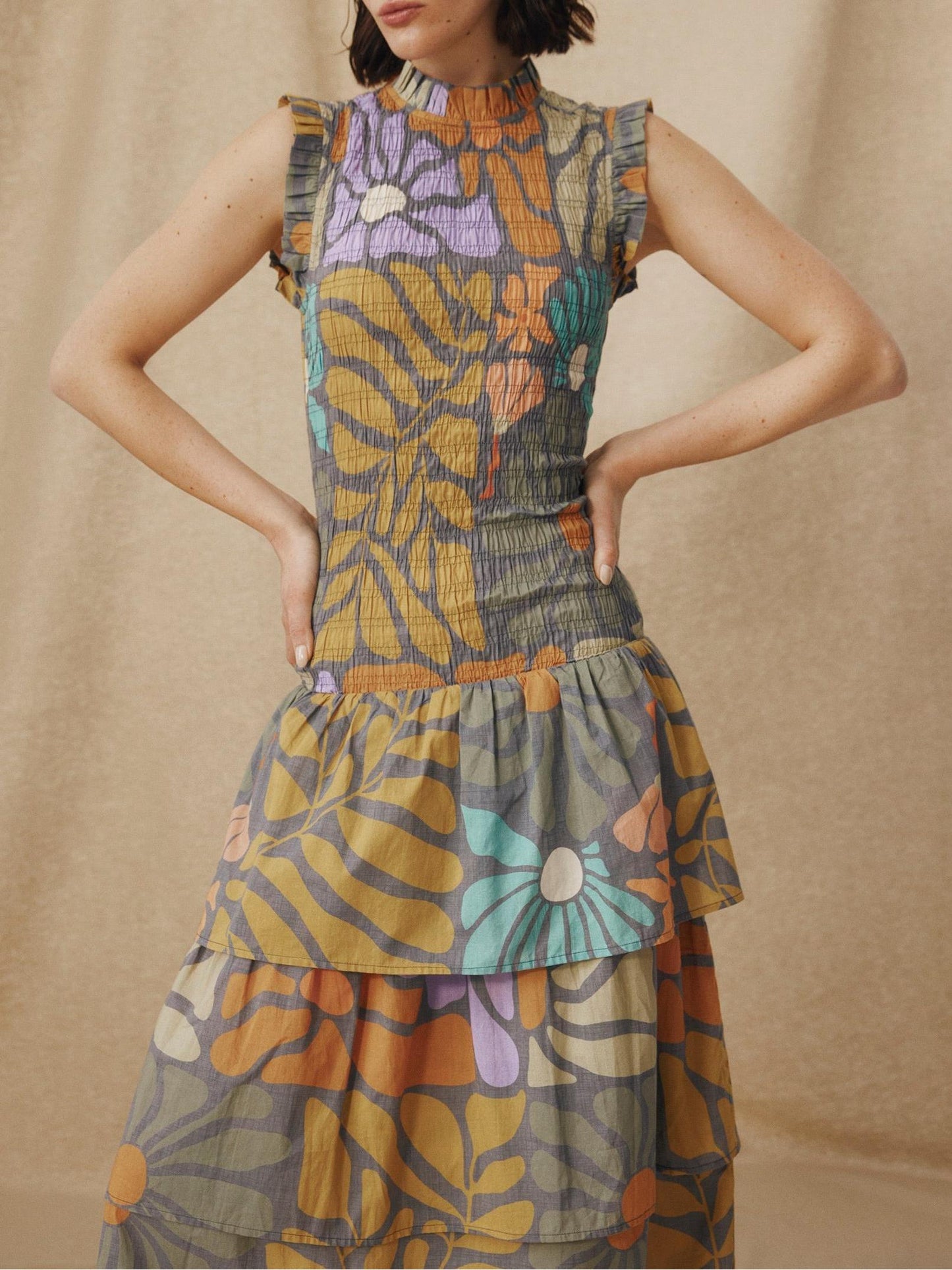 Well Tailored Dress with a Graceful Silhouette
