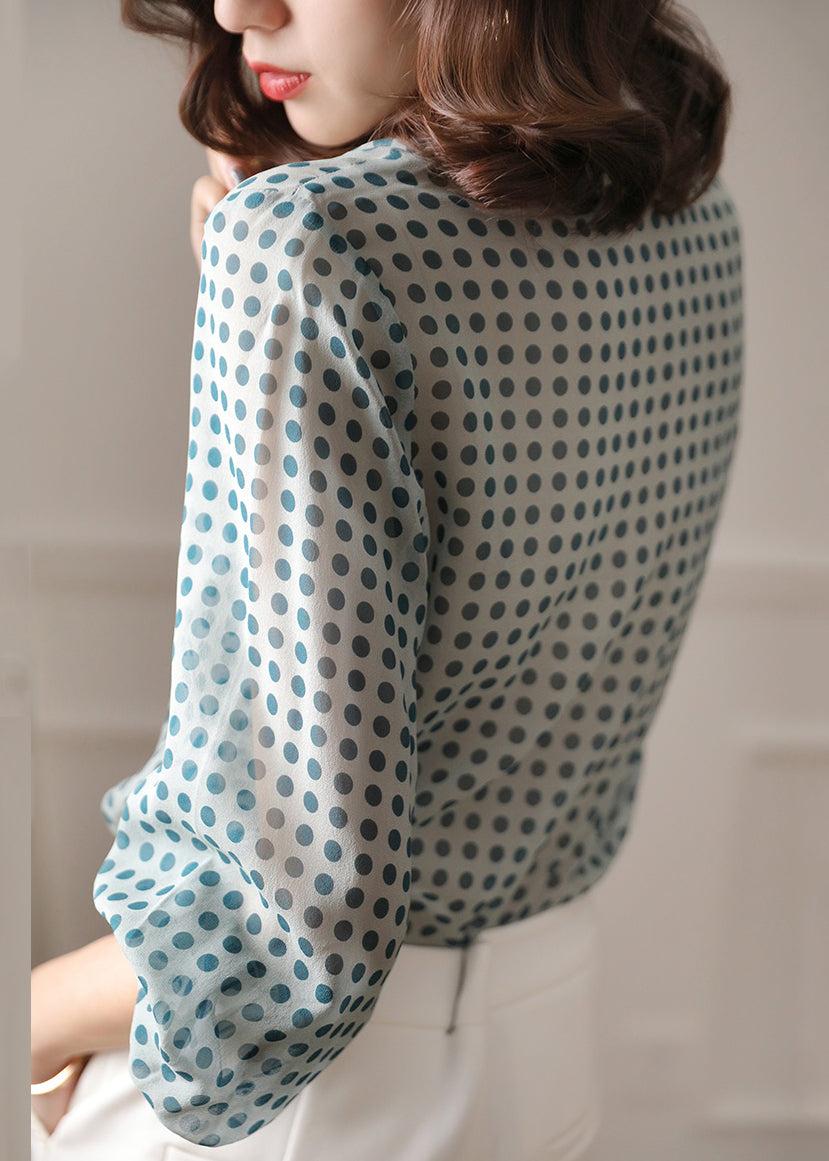 Classic Vintage Shirt with a Flattering Fit