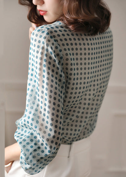 Classic Vintage Shirt with a Flattering Fit
