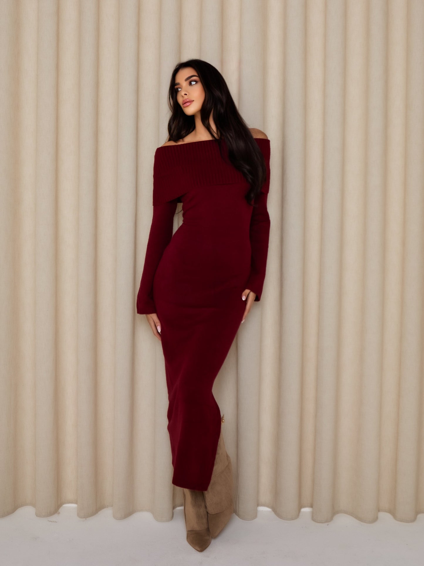 Well Tailored Dress with a Graceful Silhouette