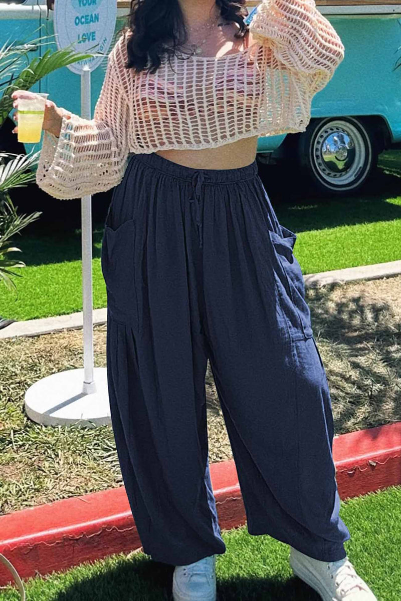 Effortlessly Elegant Pants with a Timeless Design