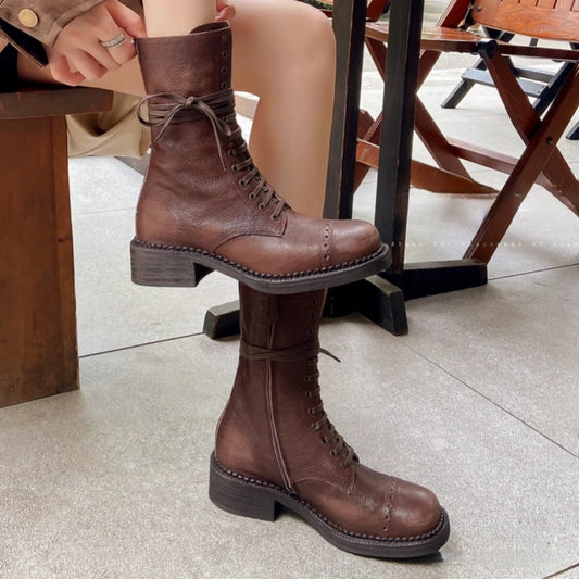 Well Tailored Boots with a Graceful Silhouette