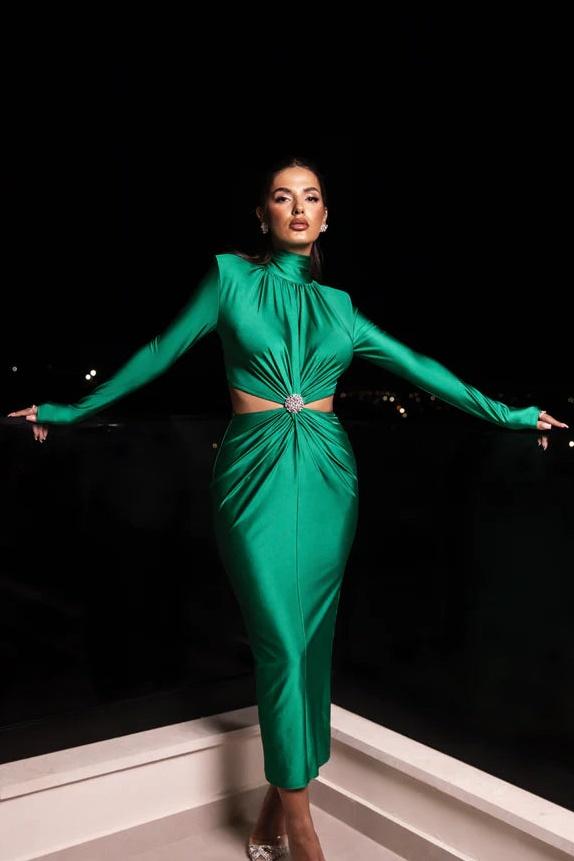 Classic Vintage Dress with a Flattering Fit
