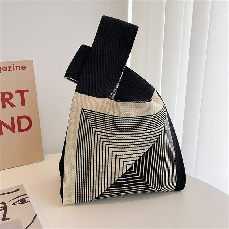 Well Tailored Bag with a Graceful Silhouette