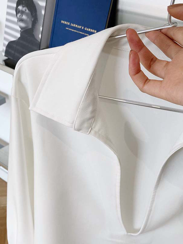 Classic Vintage Blouse with a Flattering Fit