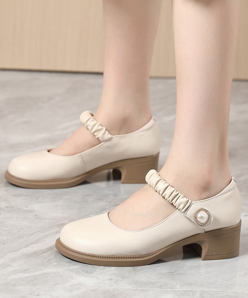 Sophisticated Garment with a Clean Classic Look