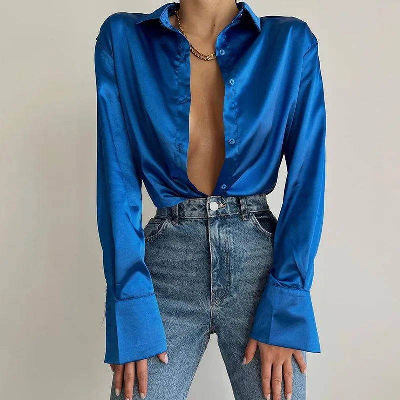 Sophisticated Blouse with a Clean Classic Look