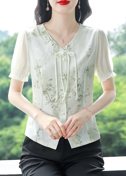 Classic Vintage Shirt with a Flattering Fit