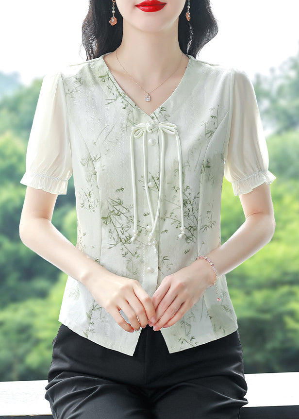 Classic Vintage Shirt with a Flattering Fit