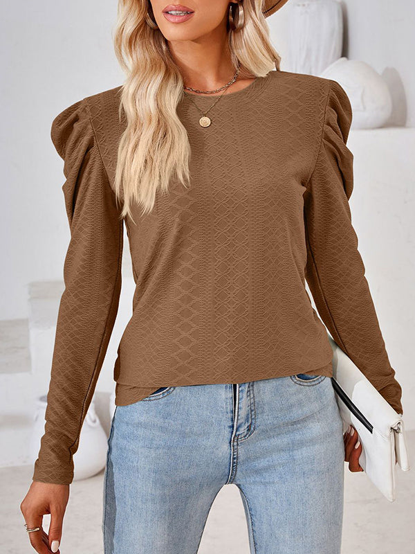 Effortlessly Elegant T-Shirt with a Timeless Design