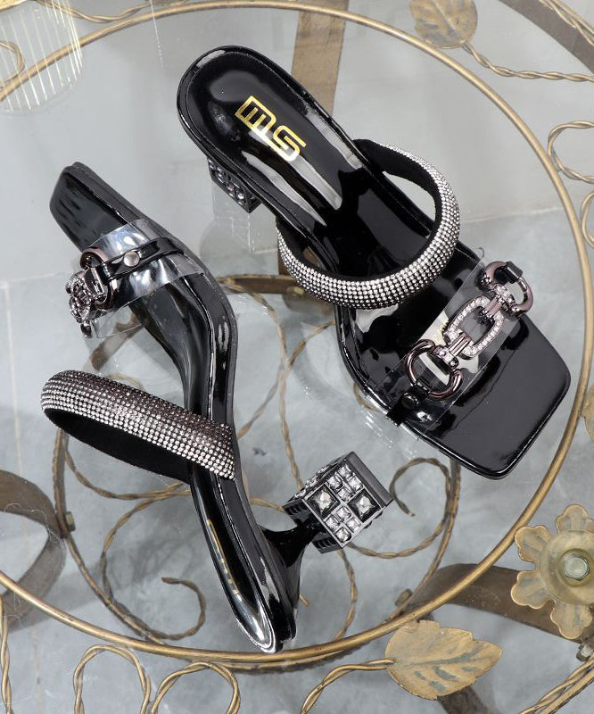 Effortlessly Elegant Sandals with a Timeless Design