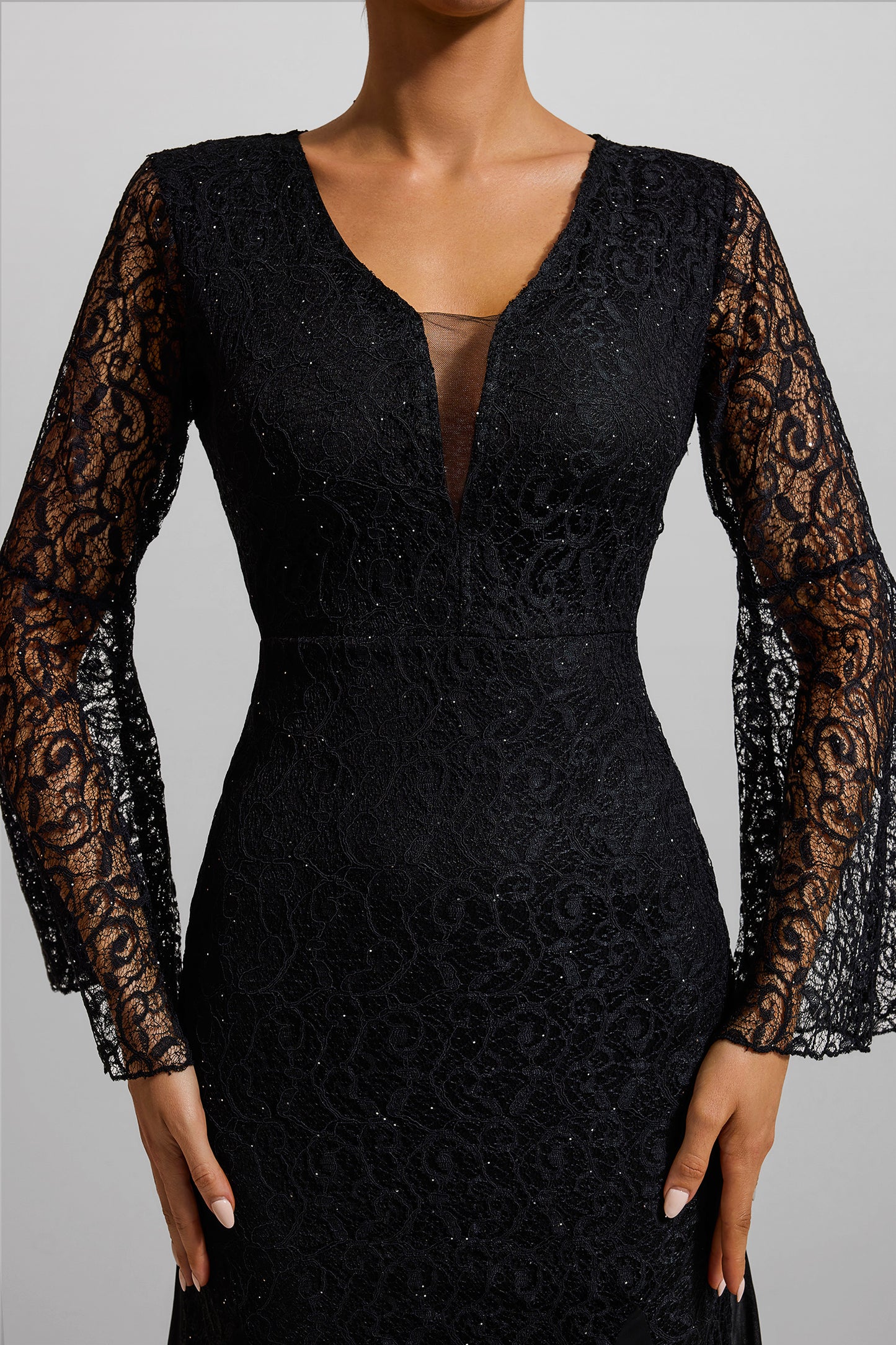 Beautifully Finished Dress in a Timeless Design