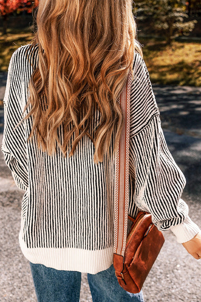 Effortlessly Elegant Sweater with a Timeless Design