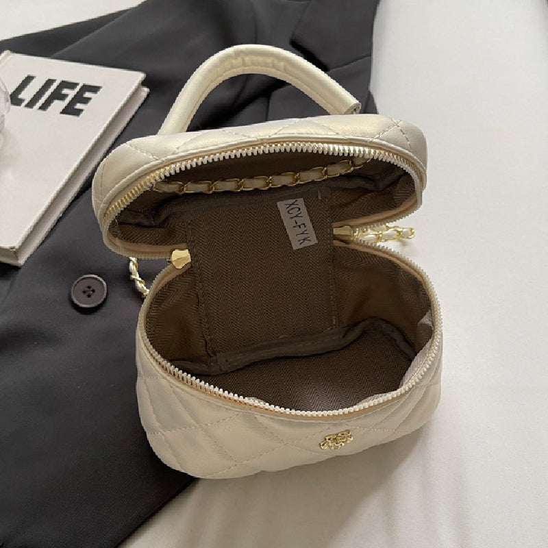 Sophisticated Bag with a Clean Classic Look