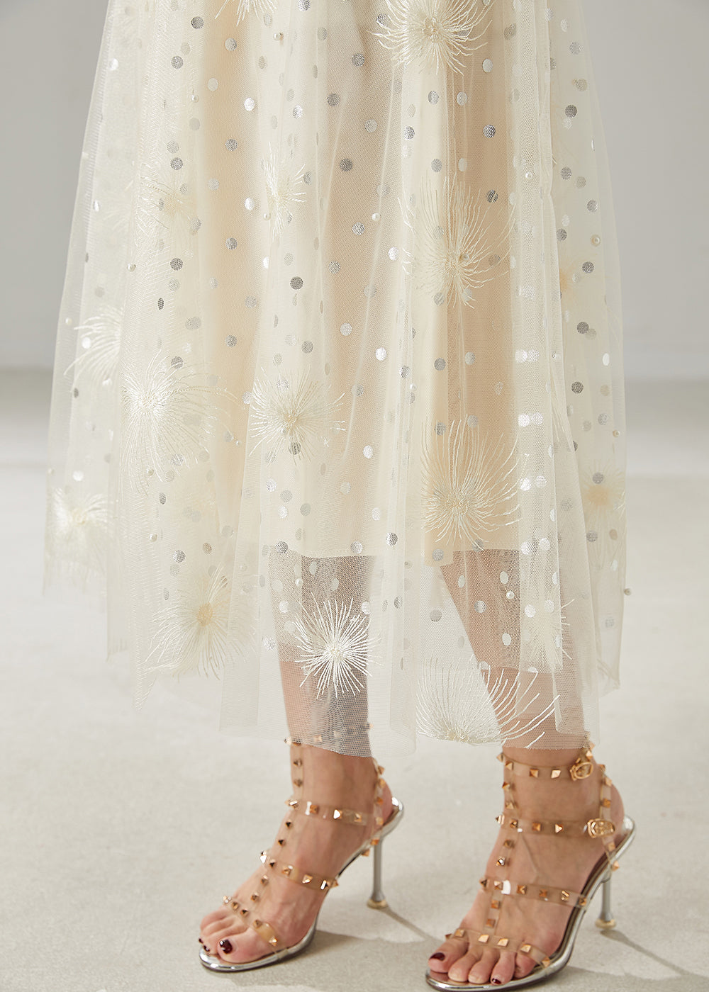 Effortlessly Elegant Garment with a Timeless Design