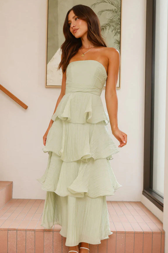Effortlessly Elegant Dress with a Timeless Design