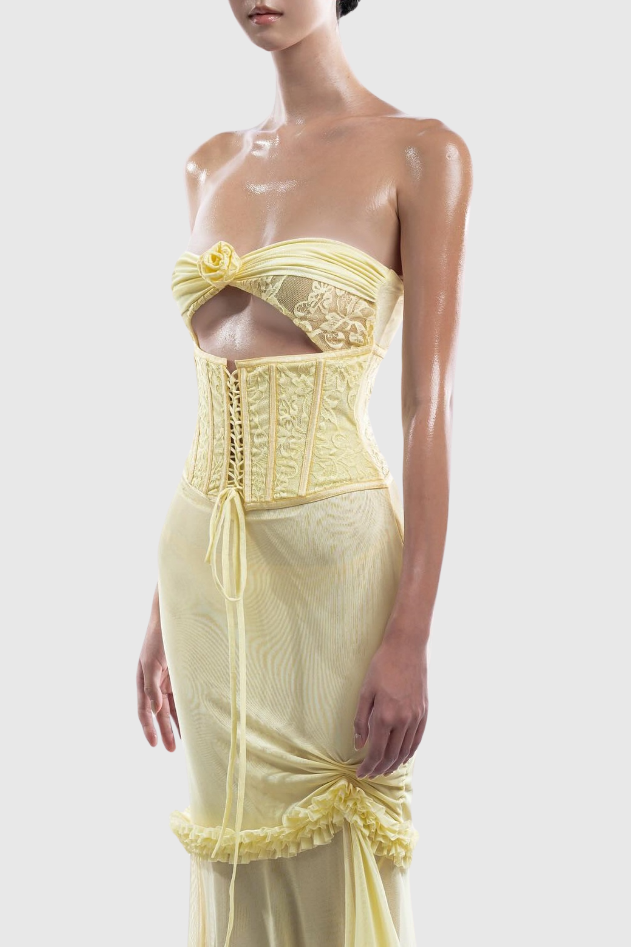 Effortlessly Elegant Dress with a Timeless Design