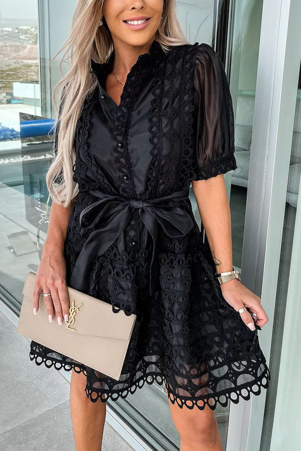 Effortlessly Elegant Dress with a Timeless Design