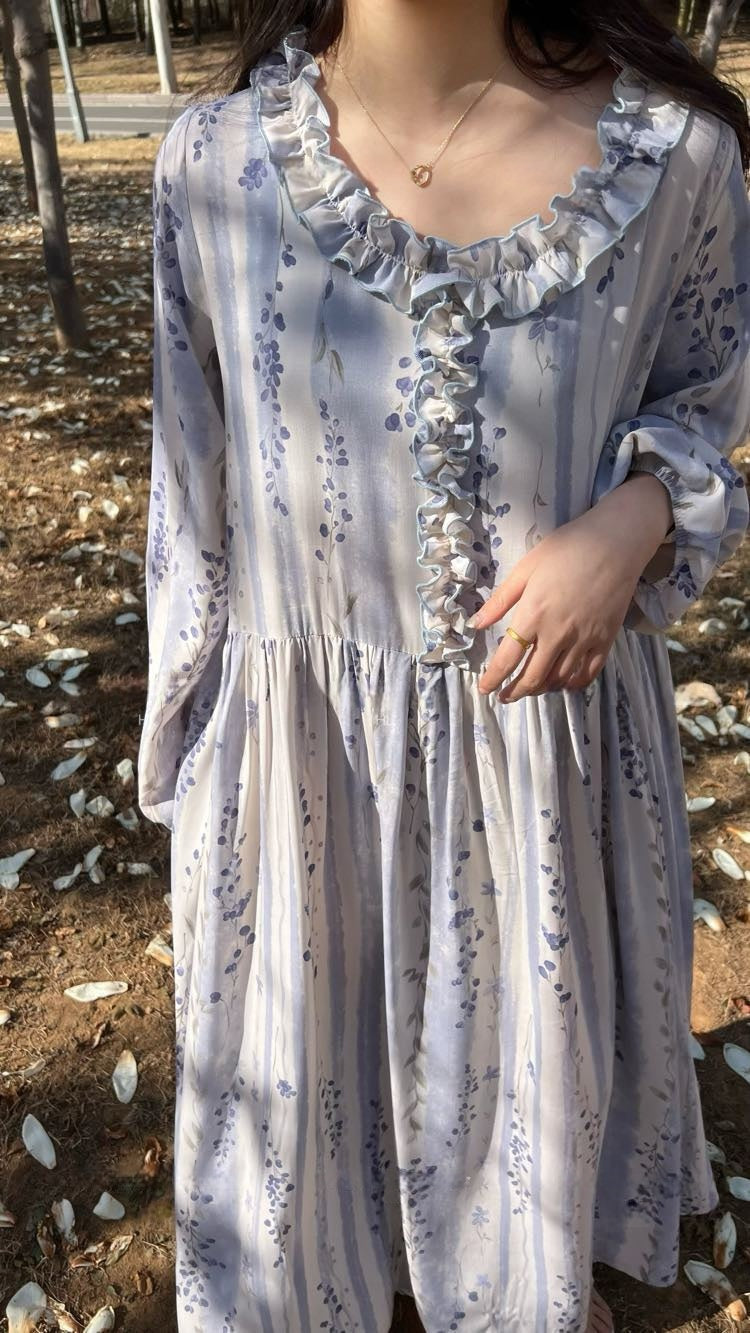 A Vintage Style Dress with Delicate Timeless Details