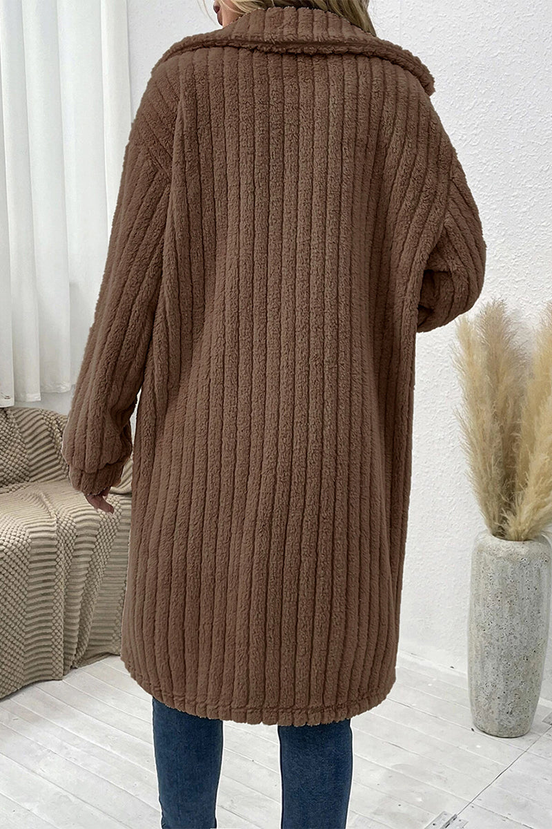 Effortlessly Elegant Garment with a Timeless Design