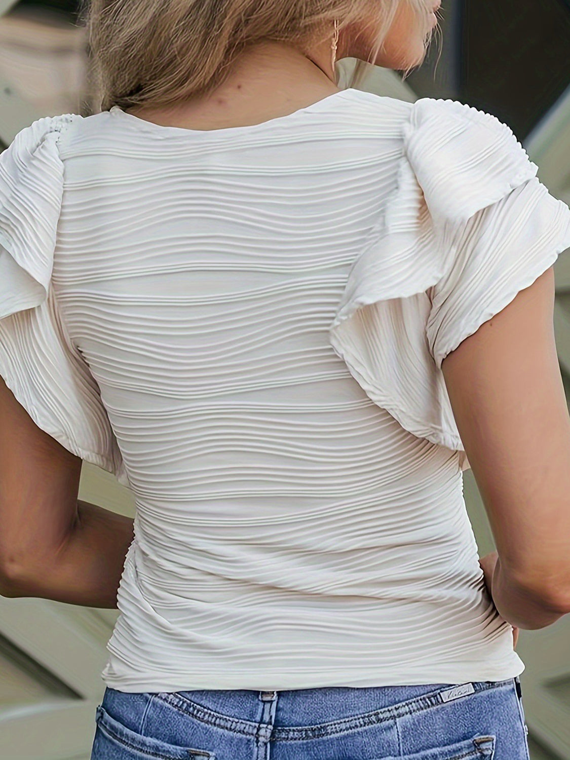 Beautifully Crafted Blouse in a Classic Style