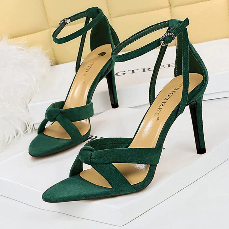 Classic Vintage & Enduringly Stylish Sandals