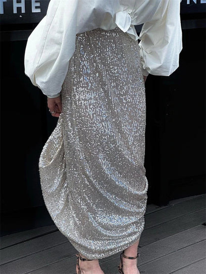 Well Tailored Garment with a Graceful Silhouette