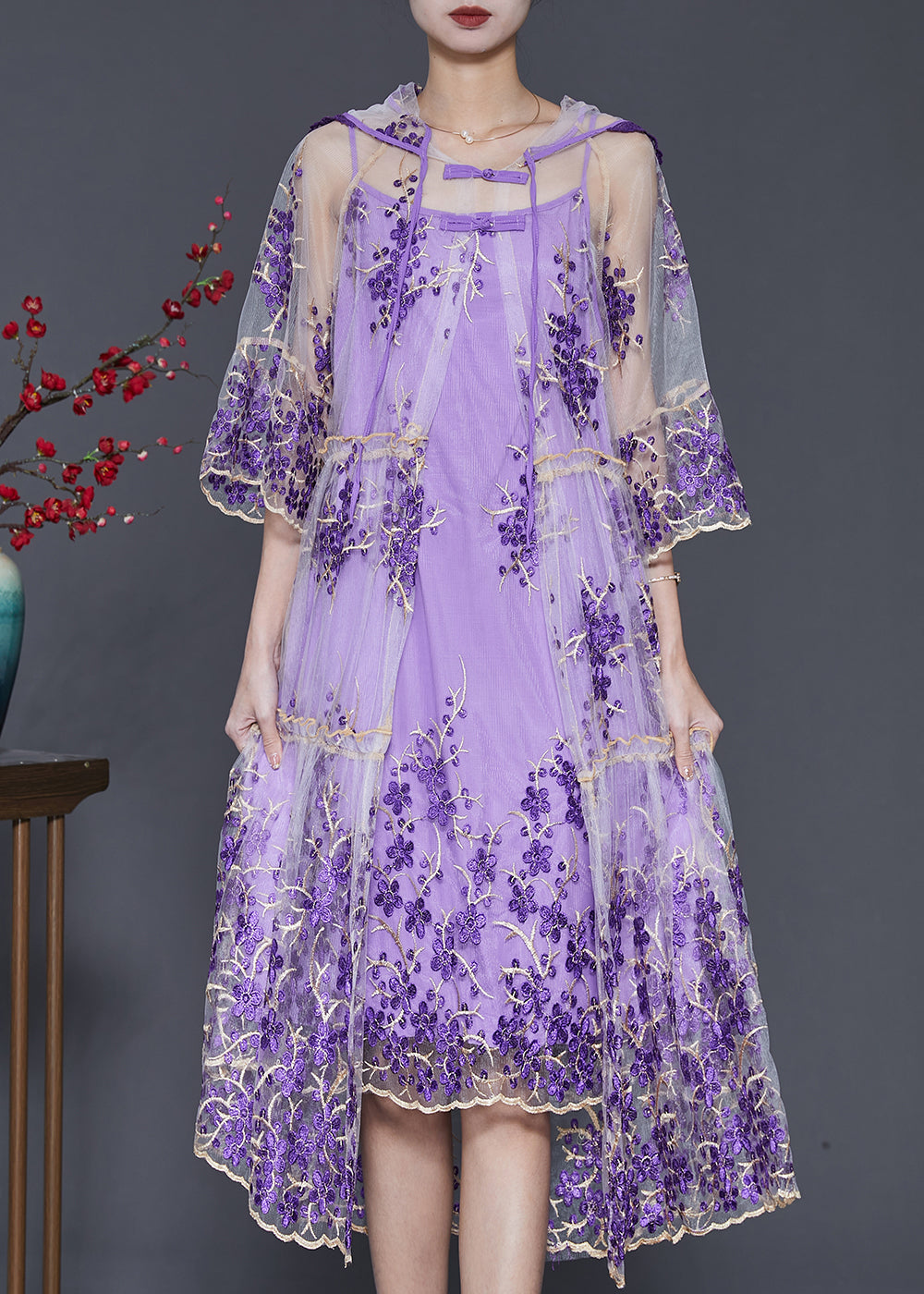 Beautifully Finished Dress in a Timeless Design