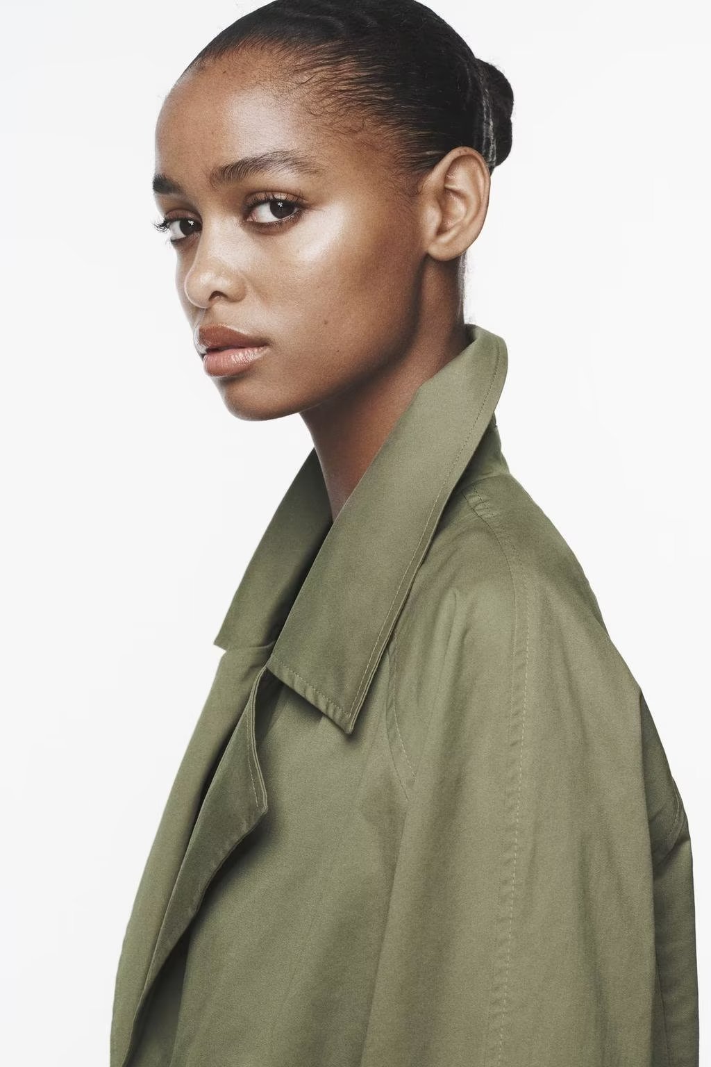 Effortlessly Elegant Jacket with a Timeless Design