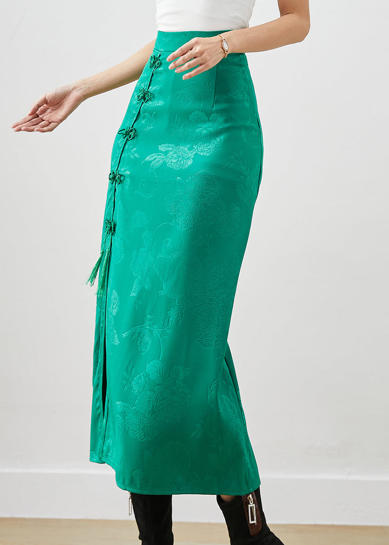 Well Tailored Garment with a Graceful Silhouette