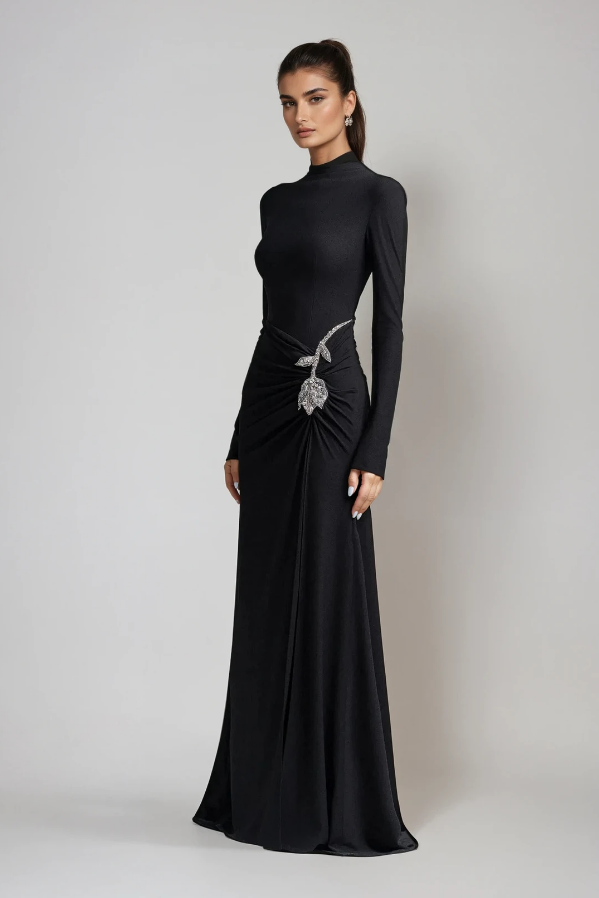 Beautifully Finished Dress in a Timeless Design