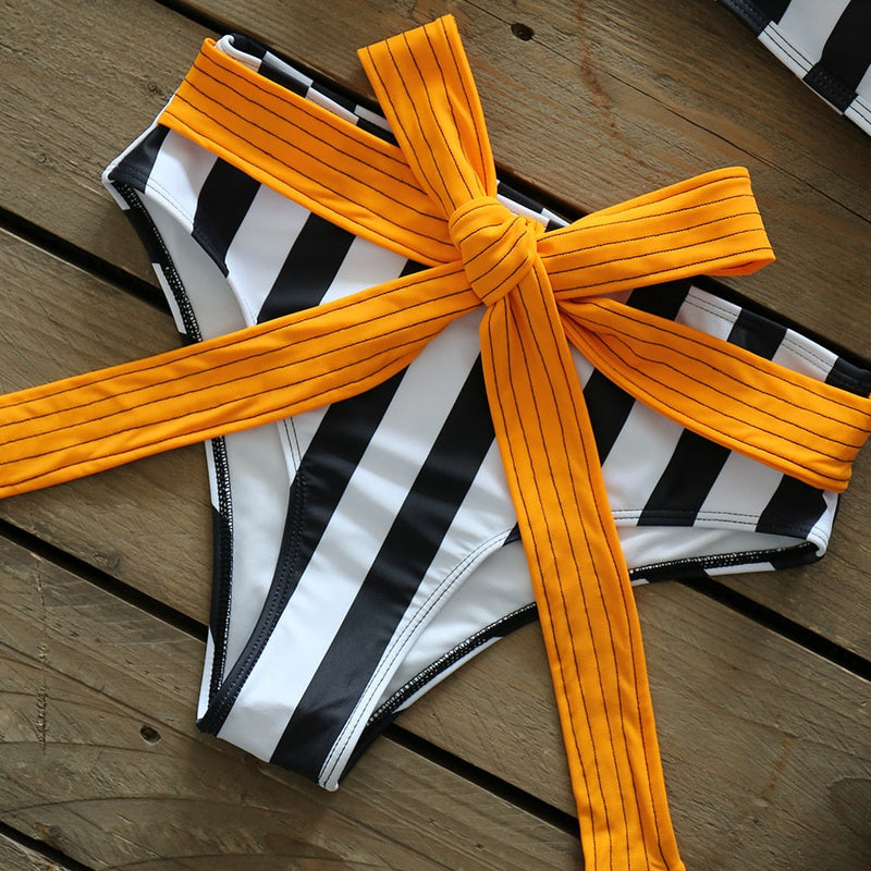 Effortlessly Elegant Swimsuit with a Timeless Design