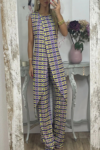 Well Tailored Top with a Graceful Silhouette