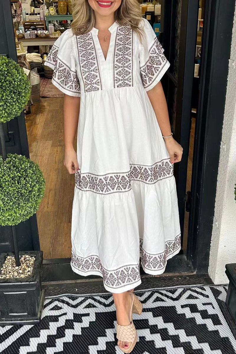 Beautifully Finished Dress in a Timeless Design