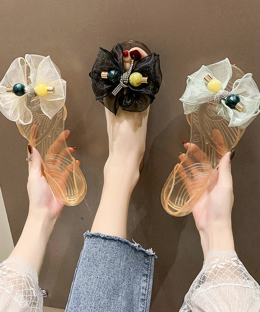 Well Tailored Sandals with a Graceful Silhouette