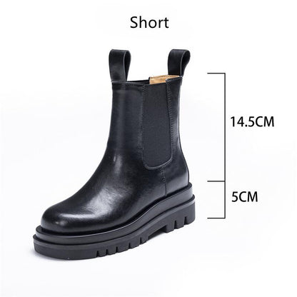 Well Tailored Boots with a Graceful Silhouette
