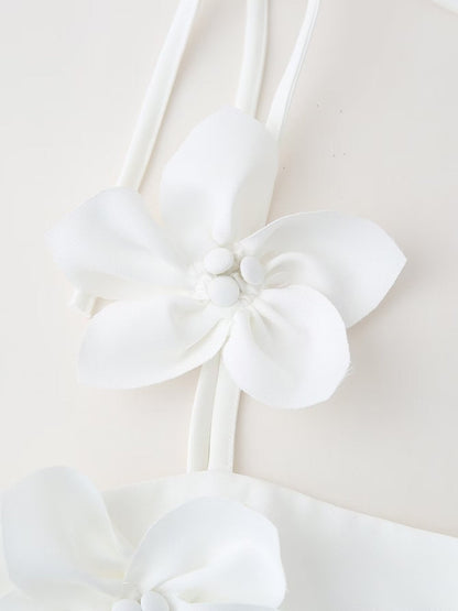Effortlessly Elegant Top with a Timeless Design