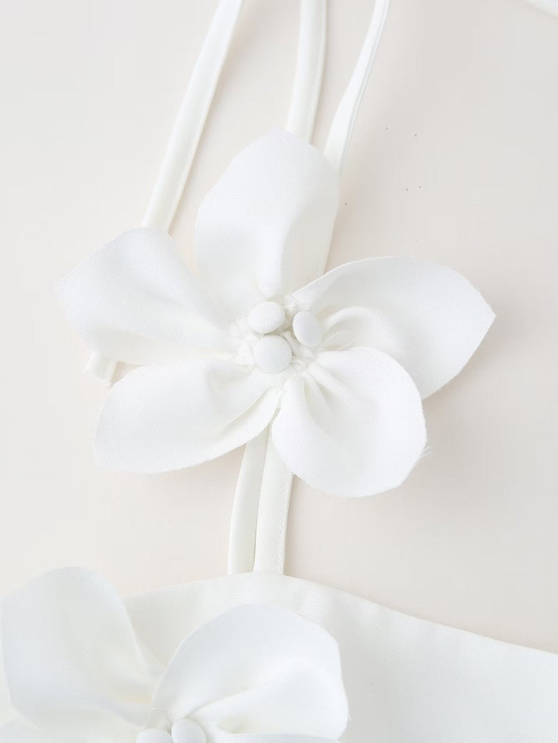 Effortlessly Elegant Top with a Timeless Design