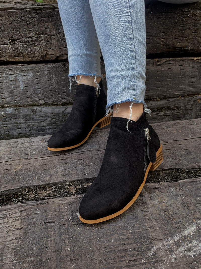 Polished Boots with an Effortless Classic Look