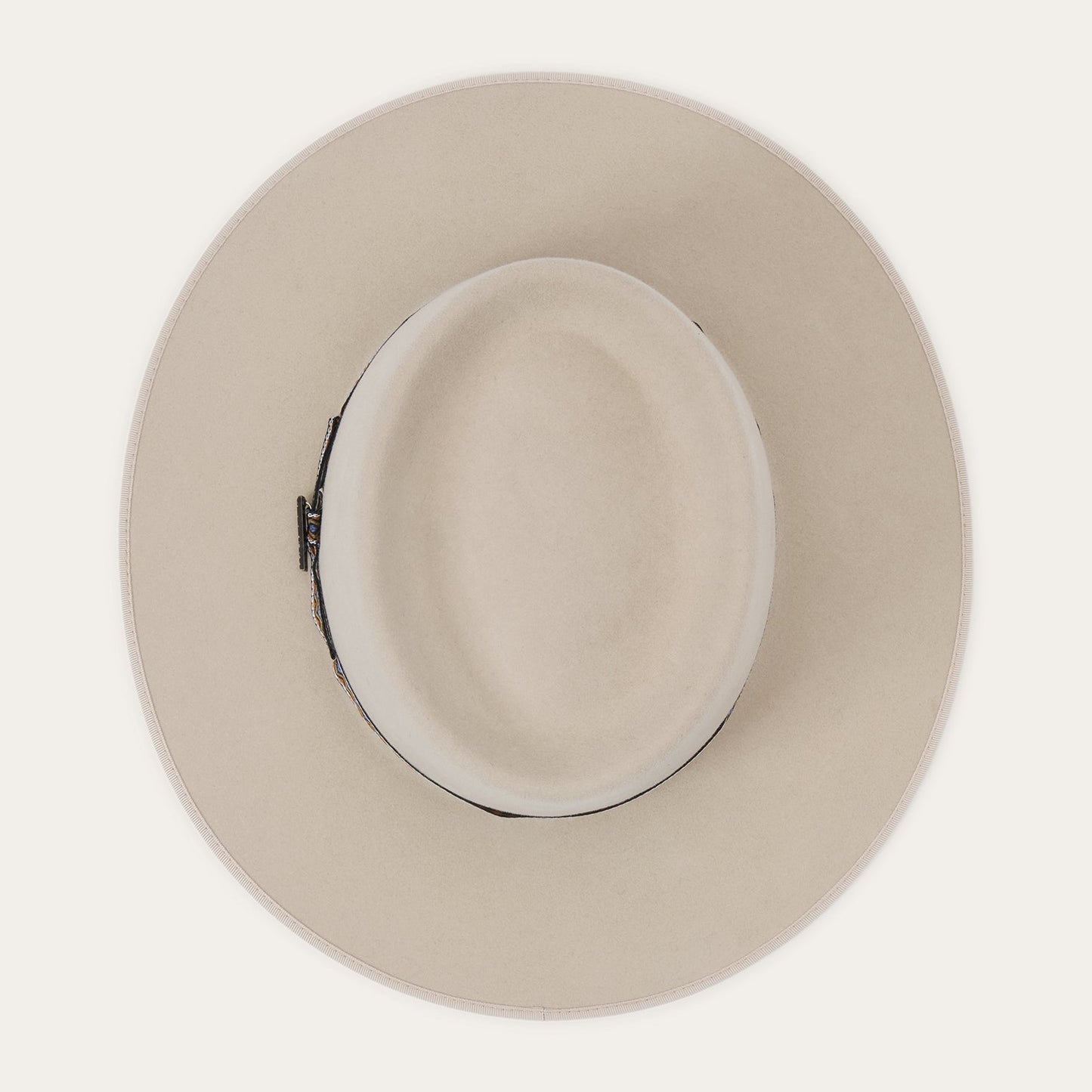 Effortlessly Elegant Garment with a Timeless Design
