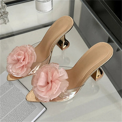 Effortlessly Elegant Sandals with a Timeless Design