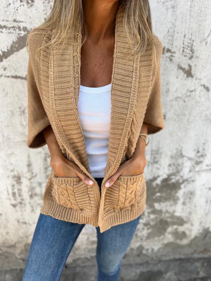 Effortlessly Elegant Cardigan with a Timeless Design
