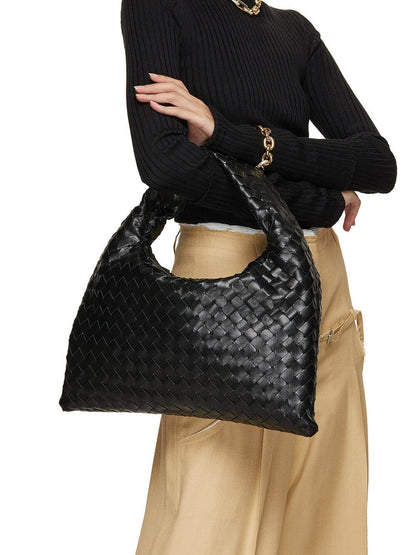 Beautifully Crafted Bag in a Classic Style