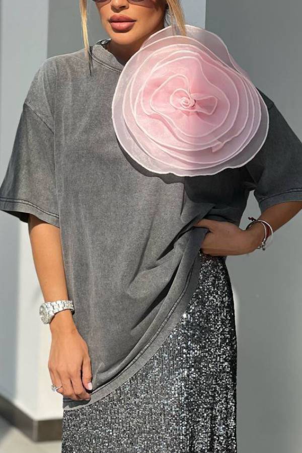 Sophisticated T-Shirt with a Clean Classic Look