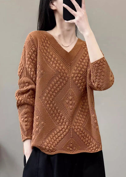 Well Tailored Sweater with a Graceful Silhouette